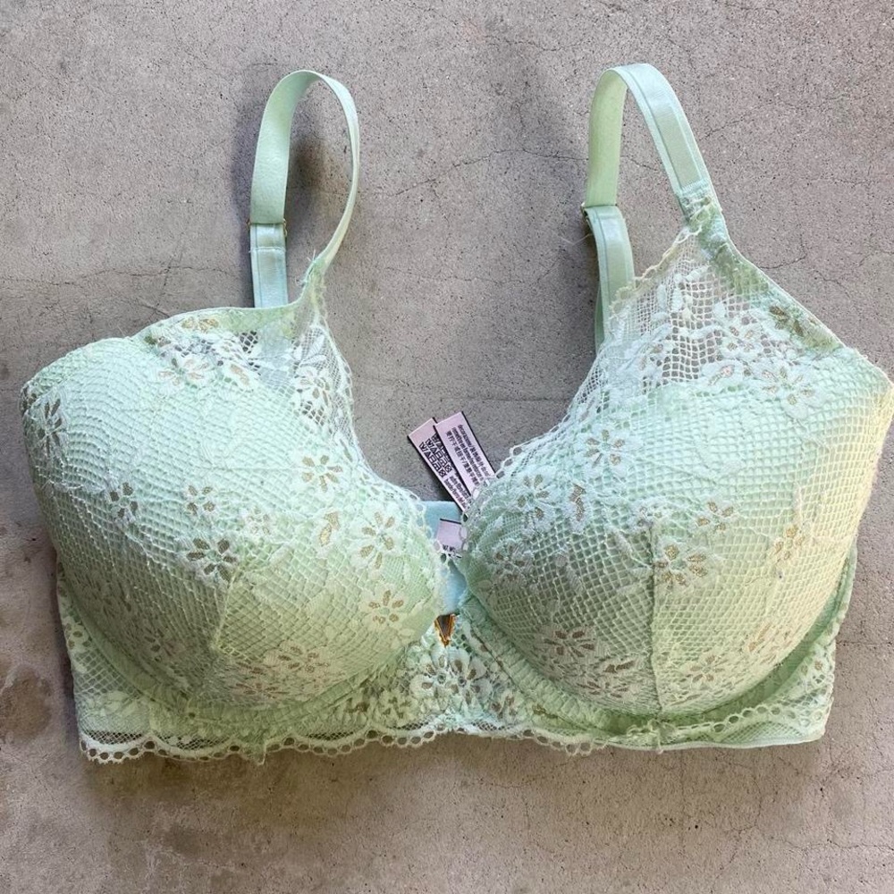 Victoria’s Secret mint green & gold lace demi uplift bra